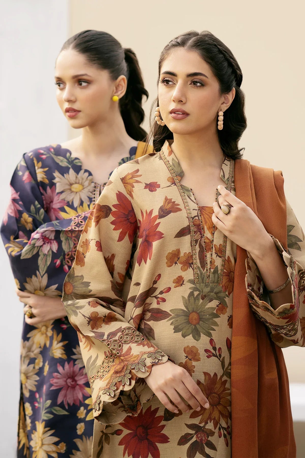 BAROQUE-3PC KHADDAR PRINTED SHIRT WITH KHADDAR PRINT DUPATTA AND PRINT TROUSER-W.J-1236