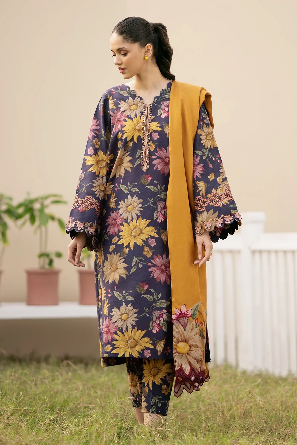 BAROQUE-3PC KHADDAR PRINTED SHIRT WITH KHADDAR PRINT DUPATTA AND PRINT TROUSER-W.J-1236