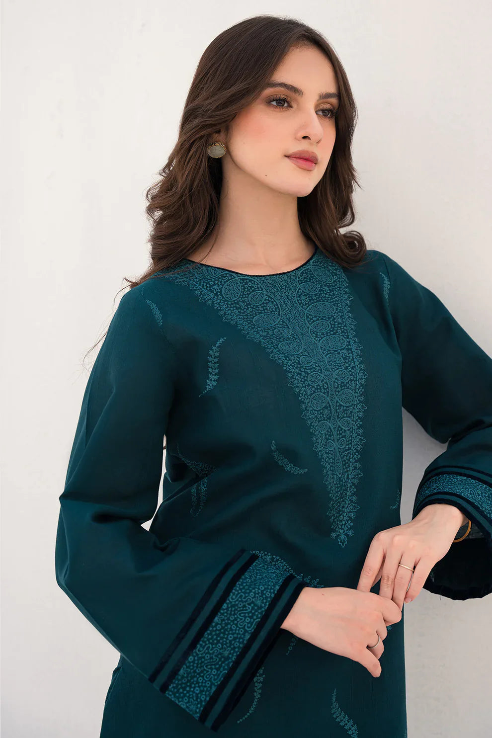 JAZMIN 2PC -DHANAK HEAVY EMBROIDERED WITH HEAVY EMBROIDERED SLEEVES-W.J-1283