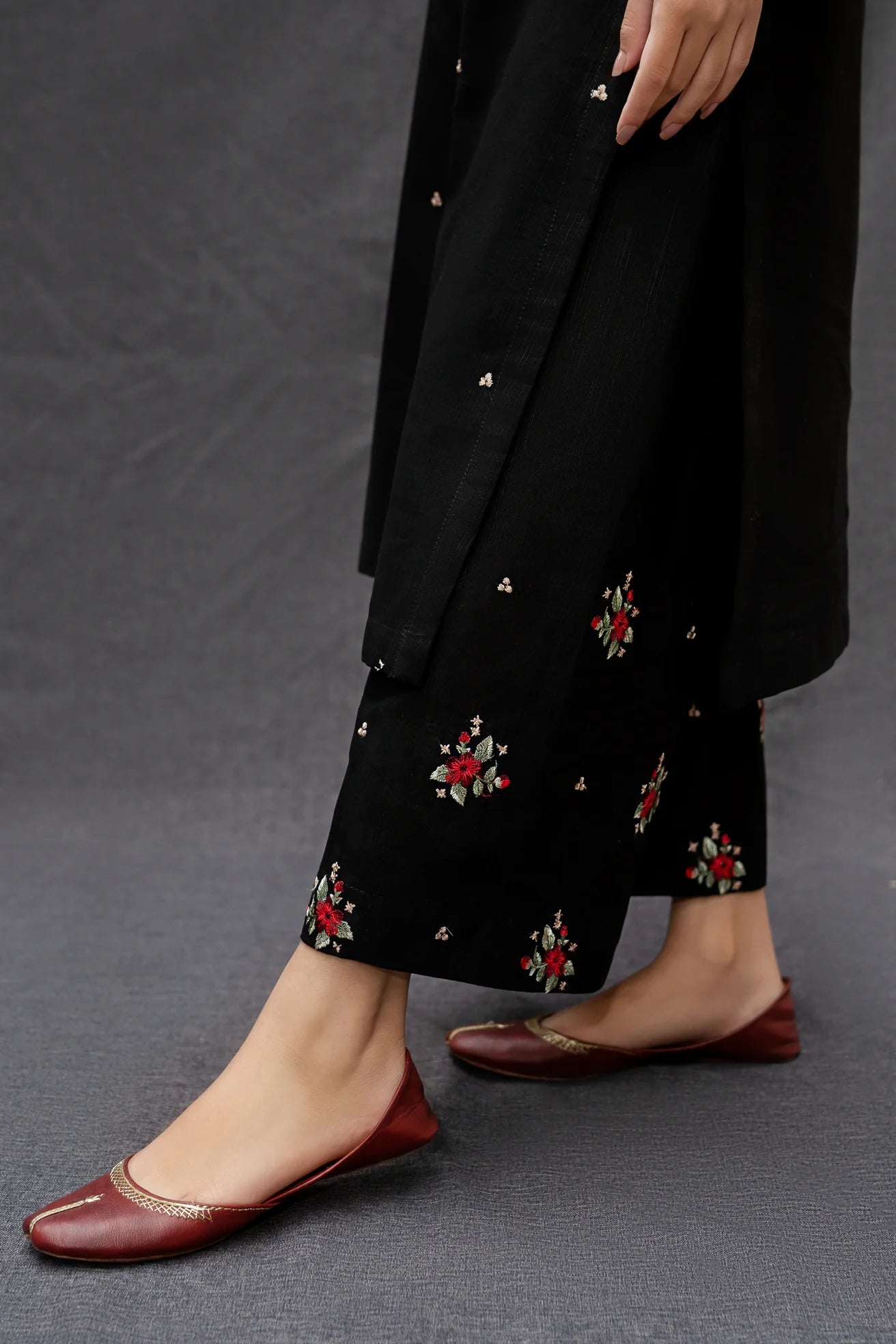 URGE-3PC DHANAK EMBROIDERED SHIRT WITH COUTRAI PRINTED SHAWL AND EMB TROUSER-W.J-1483