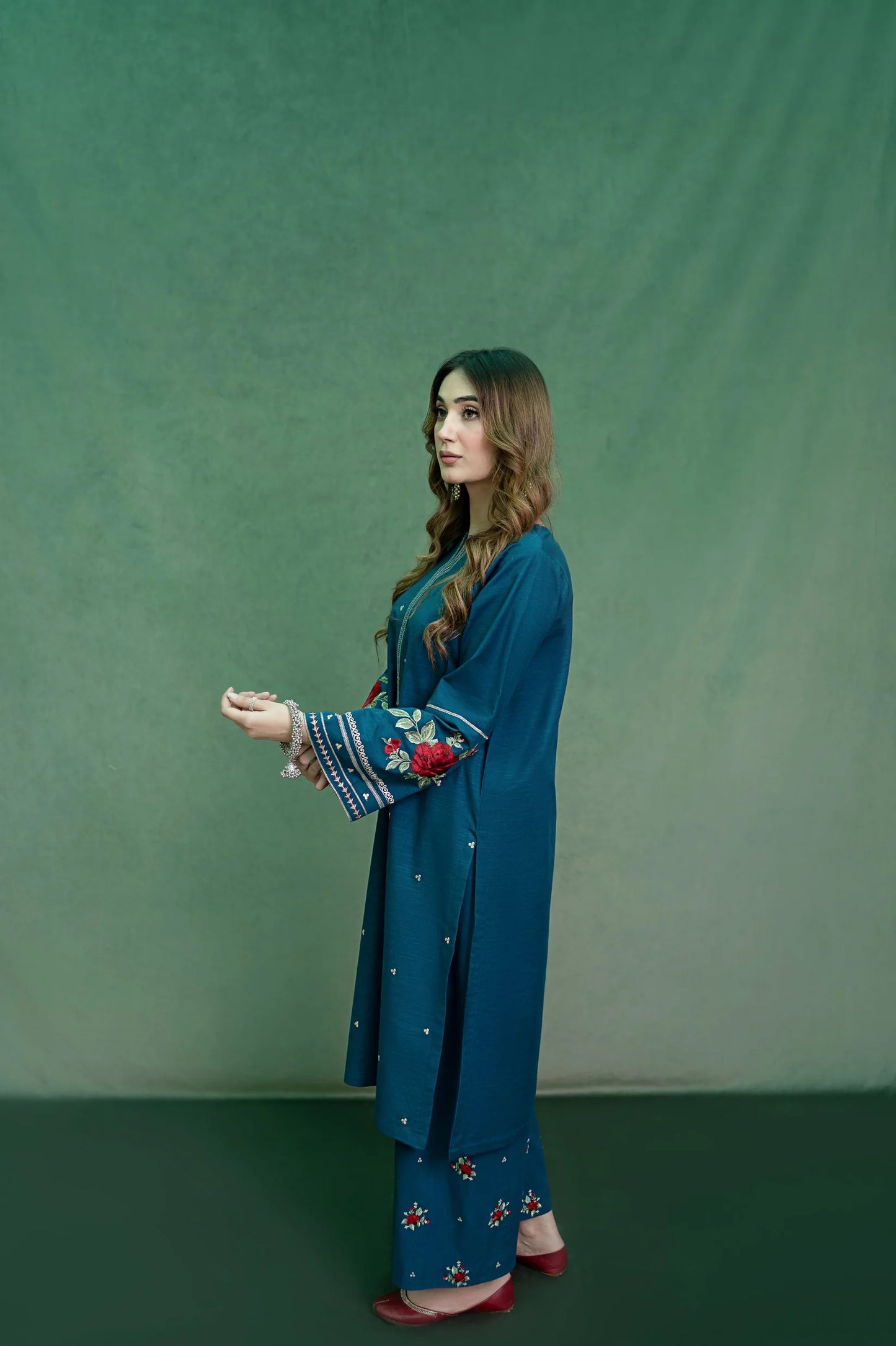 URGE-2PC DHANAK EMBROIDRED SHIRT WITH AND EMBROIDRED TROUSER-W.J-1069