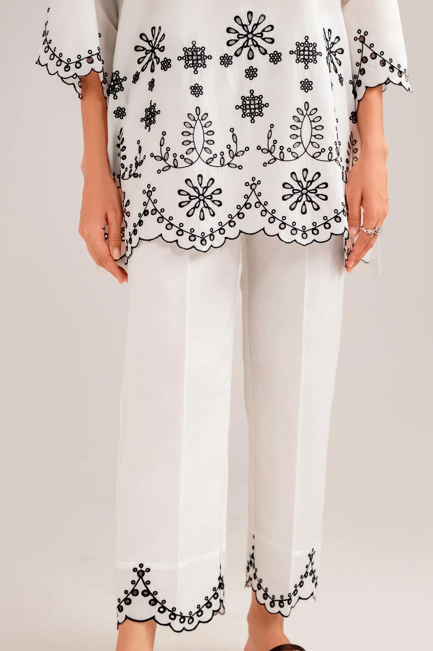 HANA-2PC DHANAK EMBROIDERED SHIRT WITH DHANAK EMBROIDERED TROUSER-W.J-1097