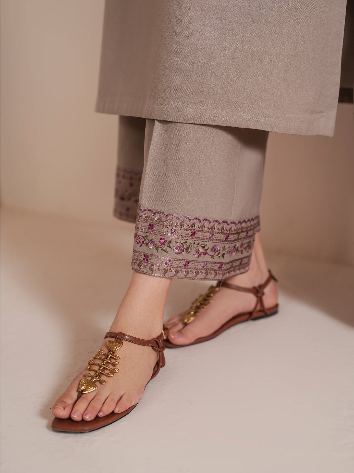 GARNET-3PC LAWN EMBROIDERED SHIRT WITH MONARK PRINT DUPATTA AND TROUSER-W.J-1525