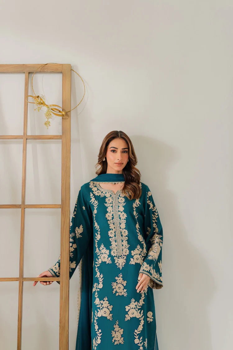BAROQUE-3PC KHADDAR PRINTED SHIRT WITH KHADDAR PRINT DUPATTA AND PRINT TROUSER-W.J-1977