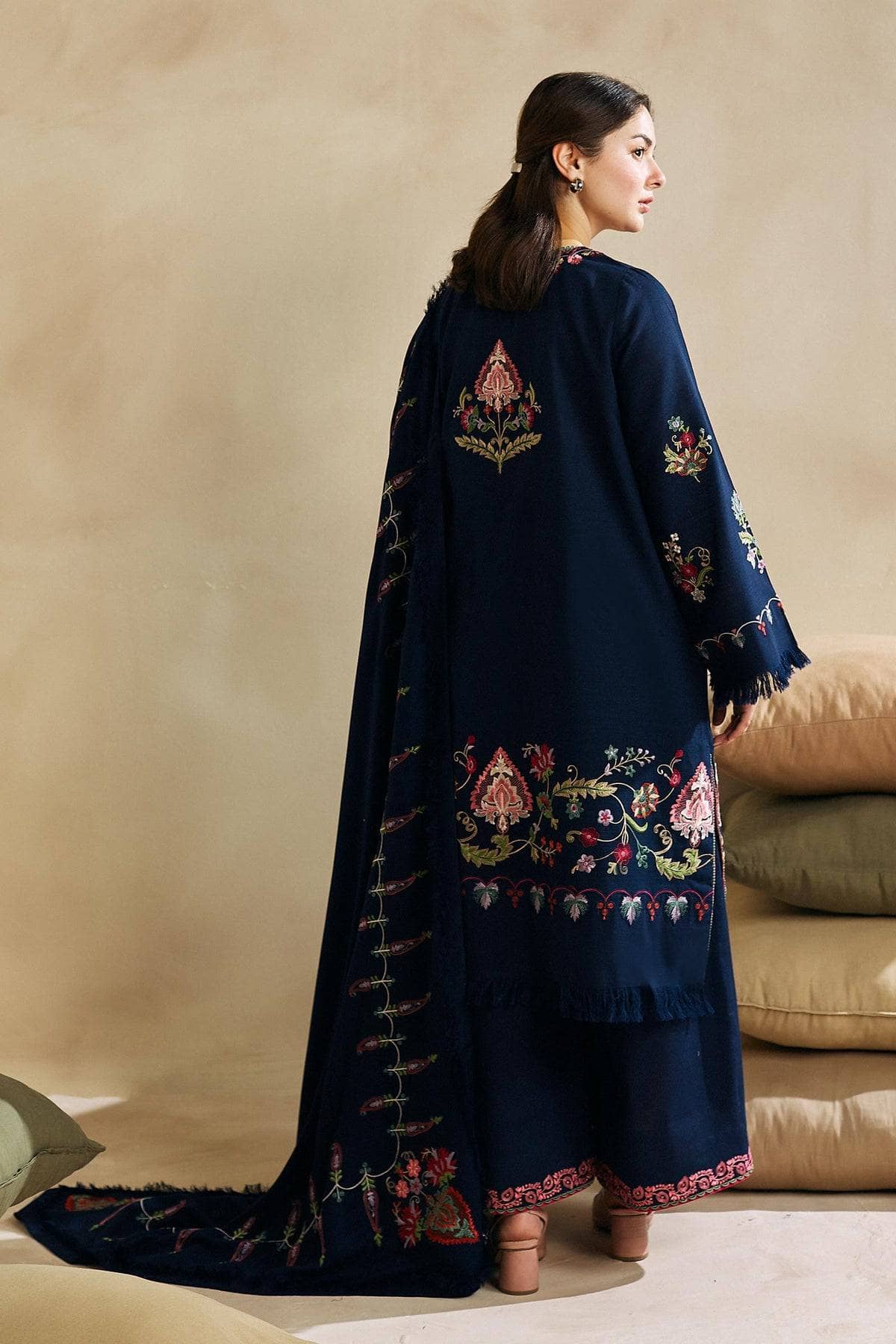 ZARA SHAH JAHAN-3PC DHANAK EMBROIDERED SHIRT WITH DHANAK EMBROIDERED SHAWL AND EMB TROUSER-W.J-1047