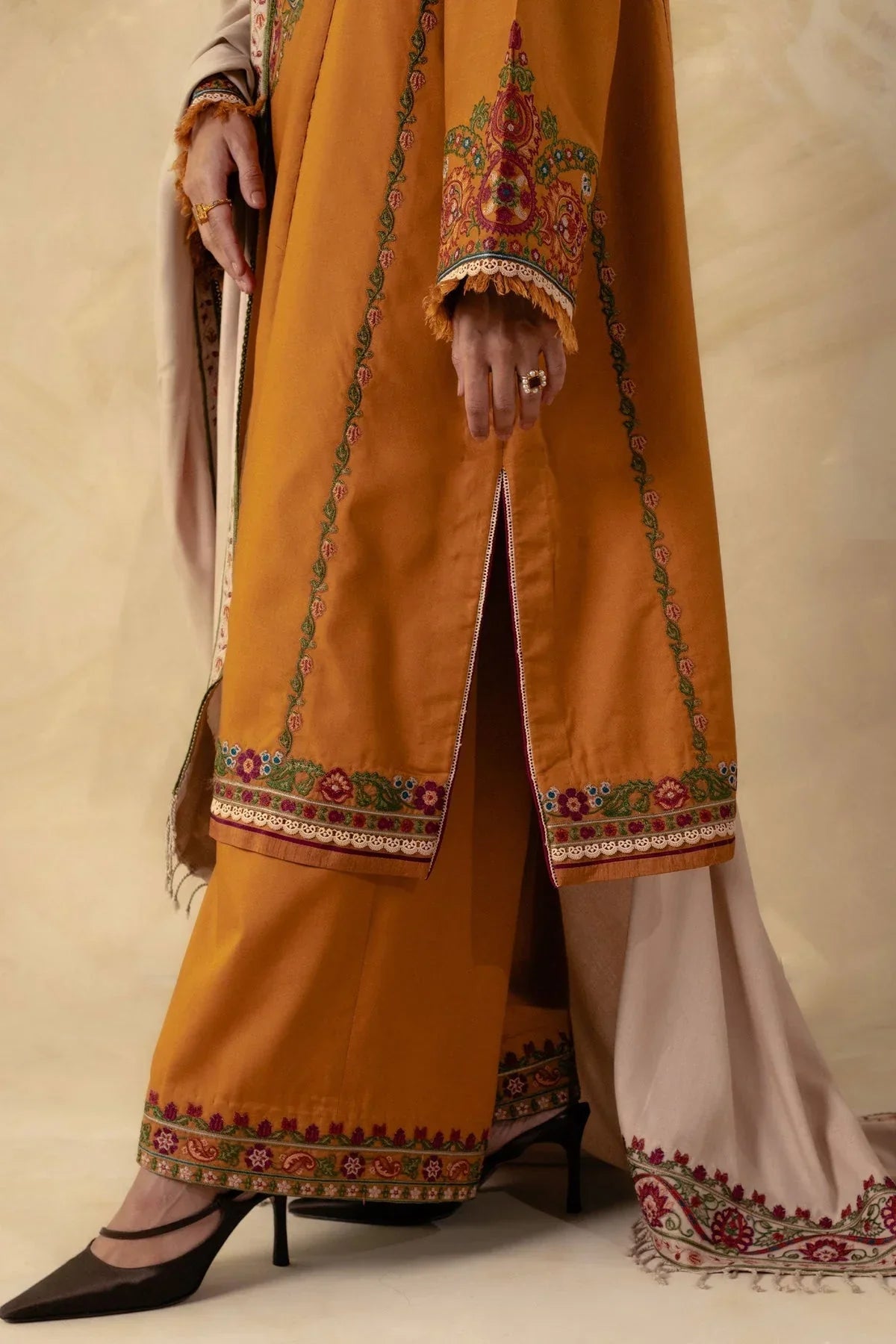 ZARA SHAHJAHAN - 3PC DHANAK EMBROIDERED SHIRT WITH DHANAK EMBROIDERED SHAWL AND TROUSER-W.J-1156