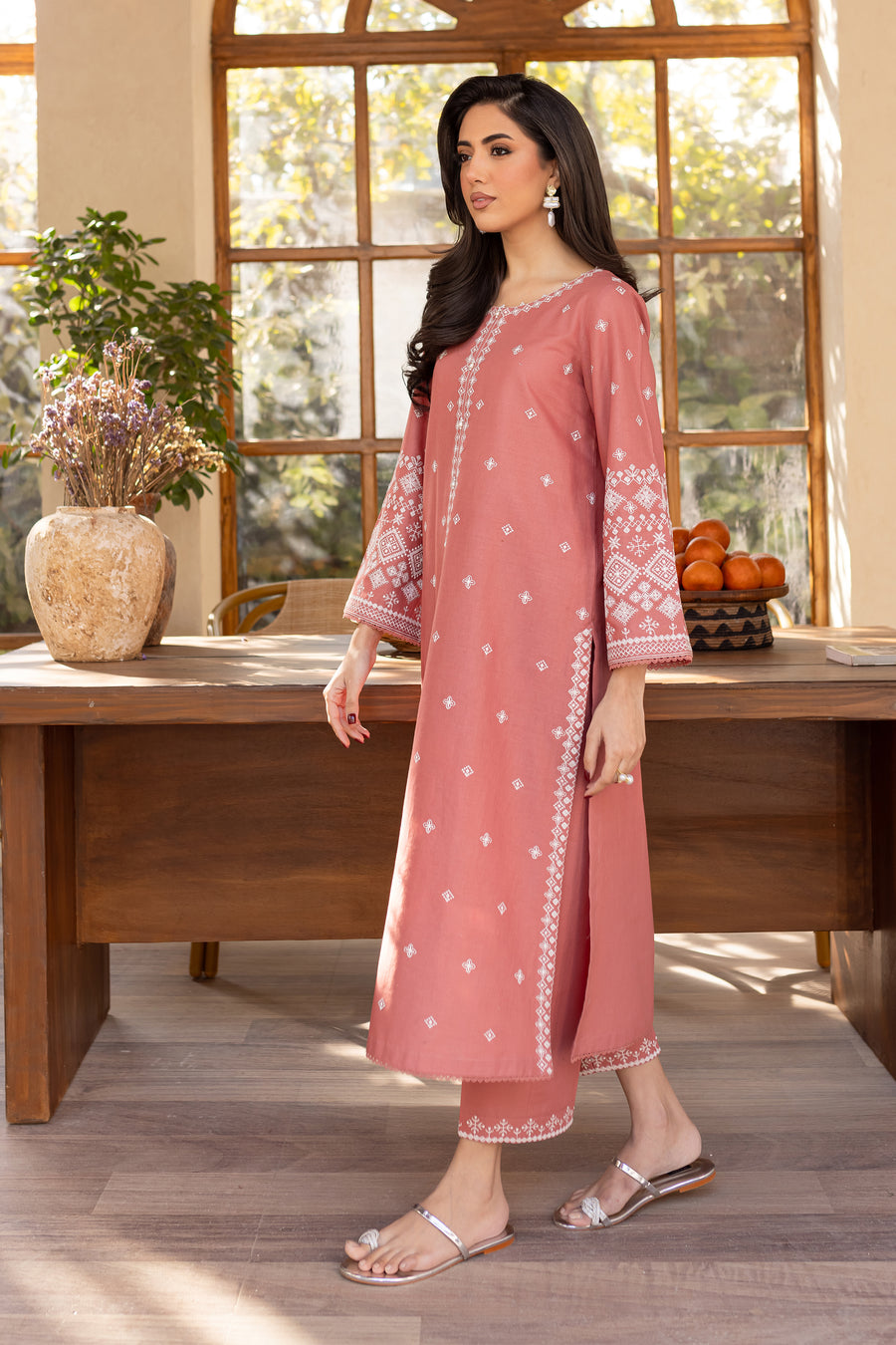 BATIK-2PC LAWN EMBROIDRED SHIRT WITH LAWN EMBROIDRED SLEEVES-W.J-1488