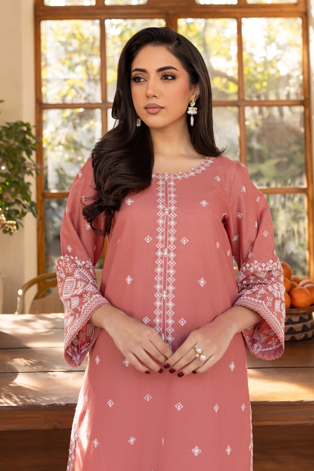 BATIK-2PC LAWN EMBROIDRED SHIRT WITH LAWN EMBROIDRED SLEEVES-W.J-1488