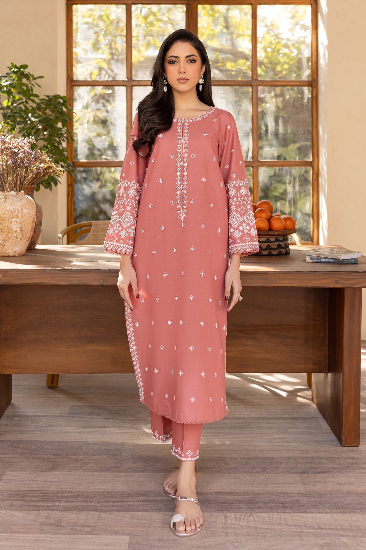 BATIK-2PC LAWN EMBROIDRED SHIRT WITH LAWN EMBROIDRED SLEEVES-W.J-1488