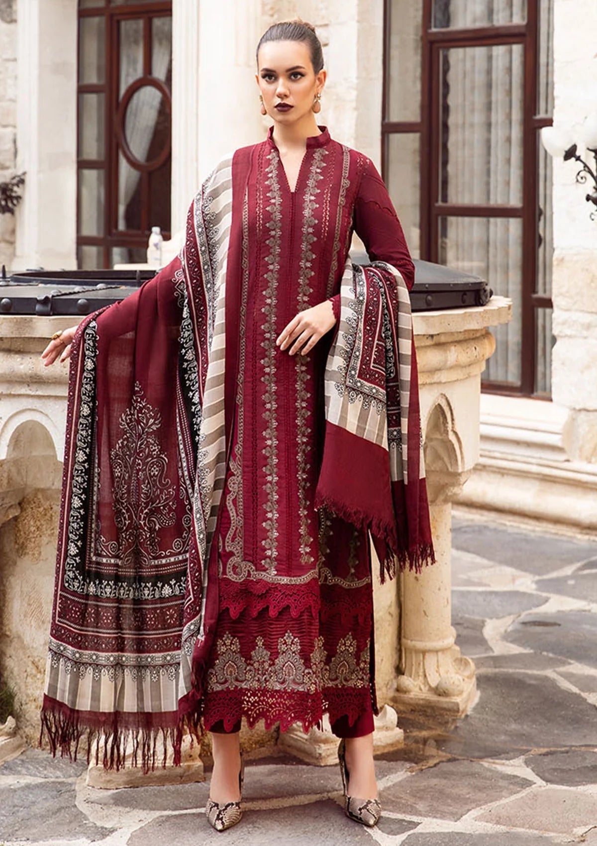 MARIA B-3PC LAWN EMBROIDERED SHIRT WITH MONARK PRINT DUPATTA AND LAWN TROUSER-W.J-1474