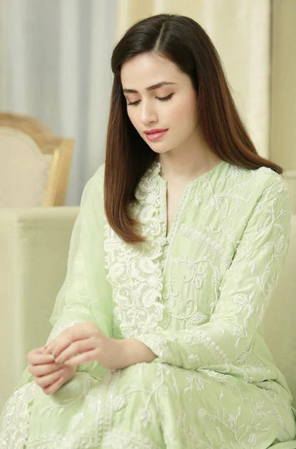 BAREEZE- 3PC LAWN EMBROIDERED SHIRT WITH ORGANZA EMBROIDERED DUPATTA & TROUSER-W.J-1558