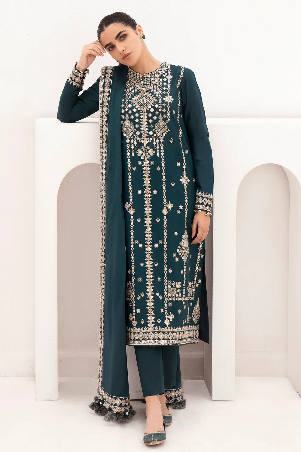 JAZMIN-3PC LAWN EMBROIDERED SHIRT WITH BAMBER CHIFFON EMBROIDRED DUPATTA & TROUSER-W.J-1621