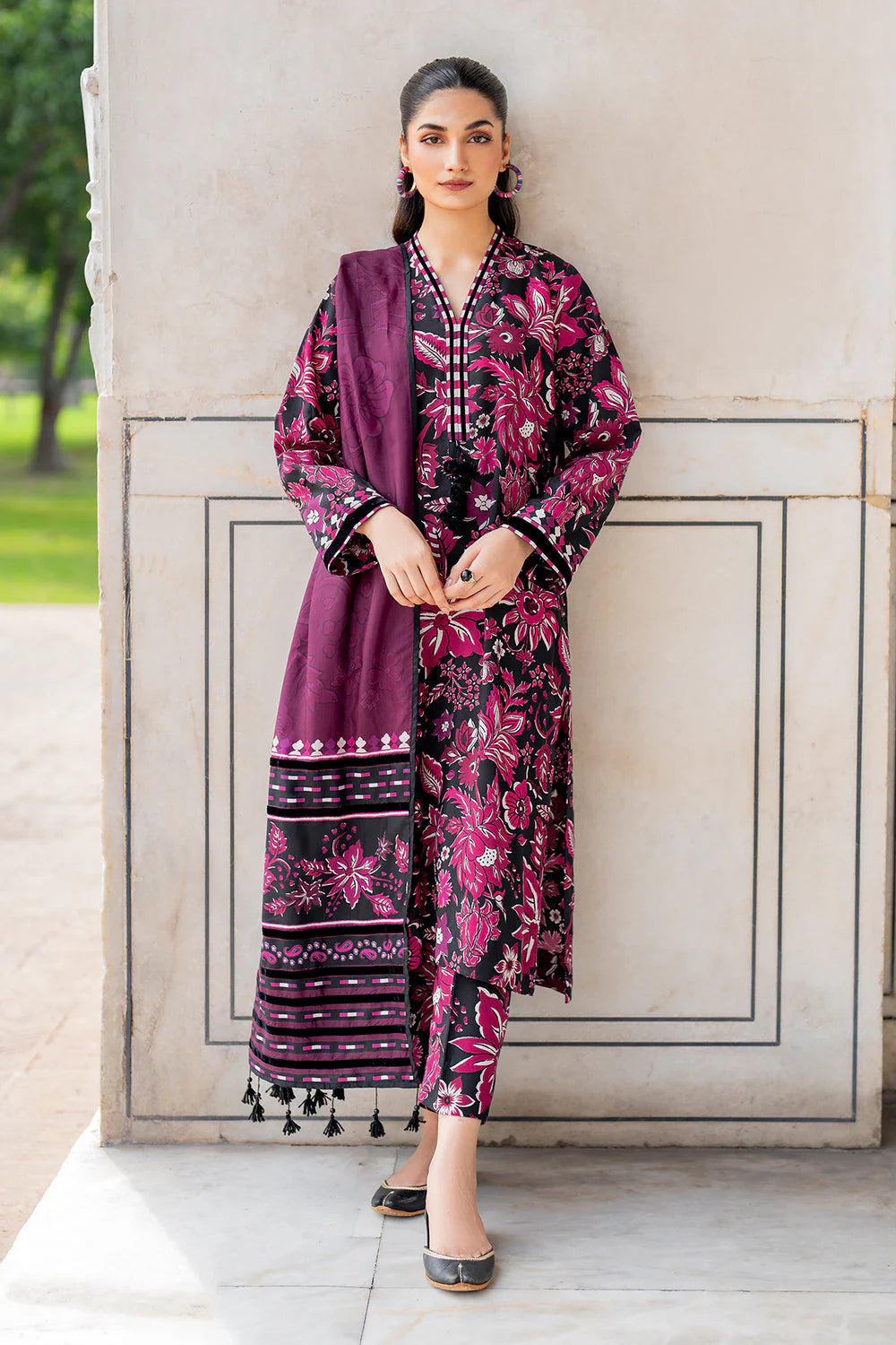 BAROUQUE-3PC KHADDAR PRINTED SHIRT WITH KHADDAR PRINT DUPATTA AND PRINT TROUSER-W.J-2633