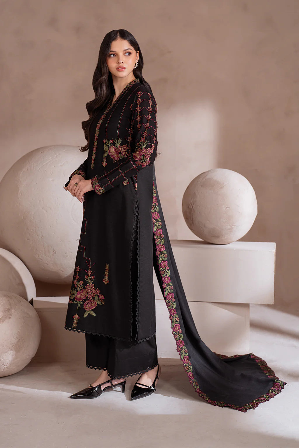 IZNIK-3PC LAWN EMBROIDERED SHIRT WITH CHIFFON EMBROIDERED DUPATTA & TROUSER -W.J-1534