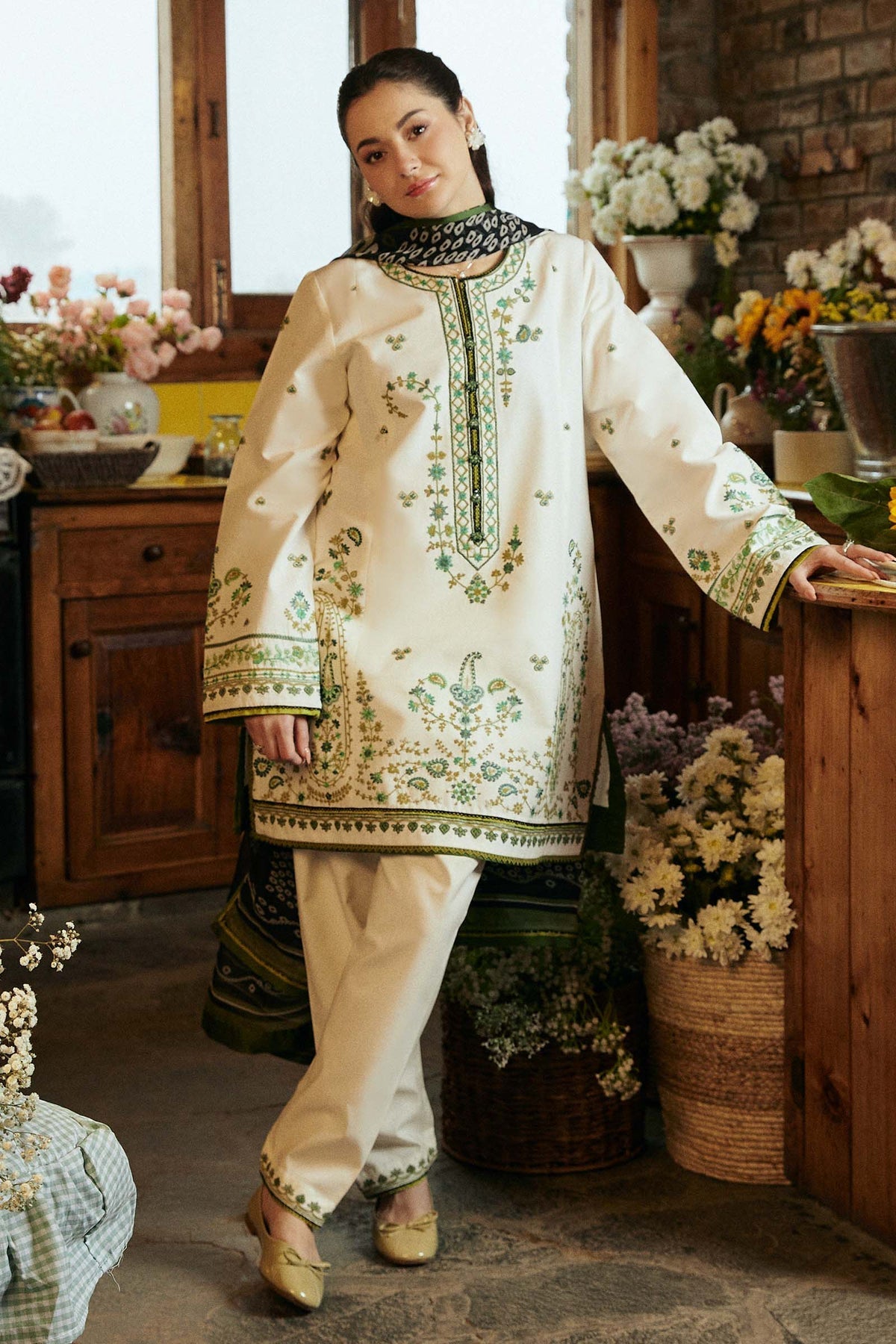 ZAHRA SHAHJAHAN- 3PC LAWN EMBROIDERED SHIRT WITH PRINT DUPATTA-W.J-1481