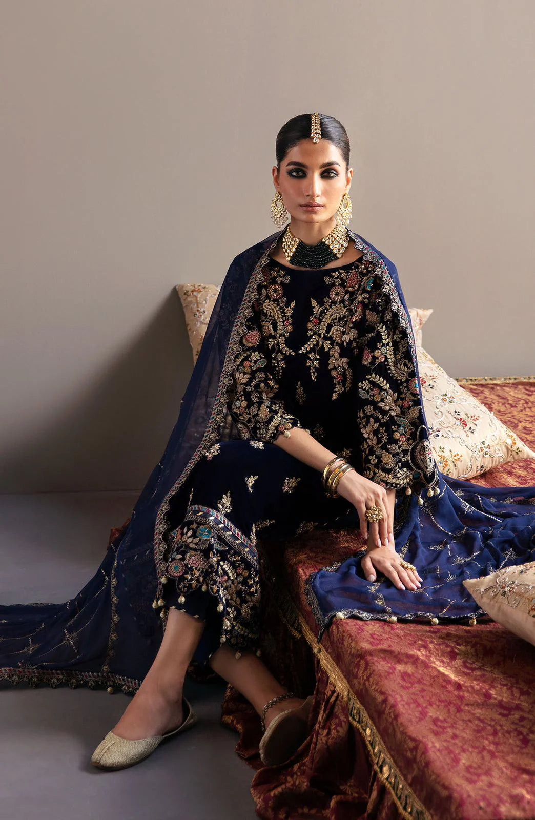 JAZMIN -VELVET 3PC-SEQUENCE EMBROIDERED WORK SHIRT WITH CHIFFON HEAVY SEQUANCE EMBROIDERED DUPATTA-W.J-1098