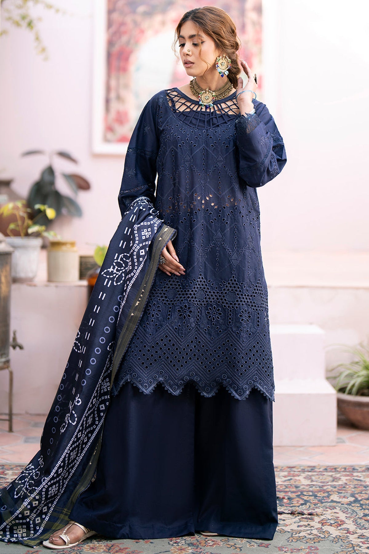 MAHNUR-3PC CHIKENKARI LAWN EMBROIDERED WITH DAIMOND PRINT DUPATTA_W.J-1451