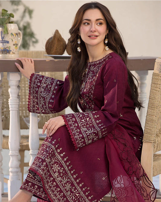 QALAMQAR-3PC DHANAK EMBROIDERED SHIRT WITH ORGANZA EMBROIDERED DUAPATTA AND EMB TROUSER-W.J-1845