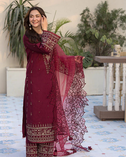 QALAMQAR-3PC DHANAK EMBROIDERED SHIRT WITH ORGANZA EMBROIDERED DUAPATTA AND EMB TROUSER-W.J-1845