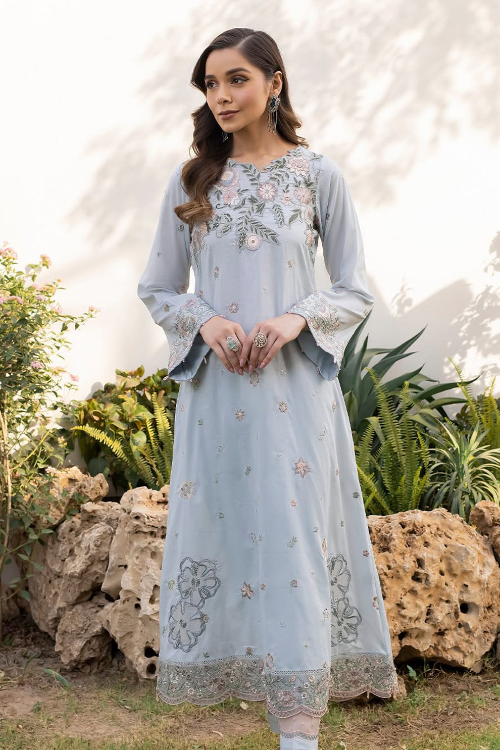 IZNIK-3PC LAWN EMBROIDERED SHIRT WITH CHIFFON EMBROIDERED DUPATTA & LAWN TROUSER-W.J-1516