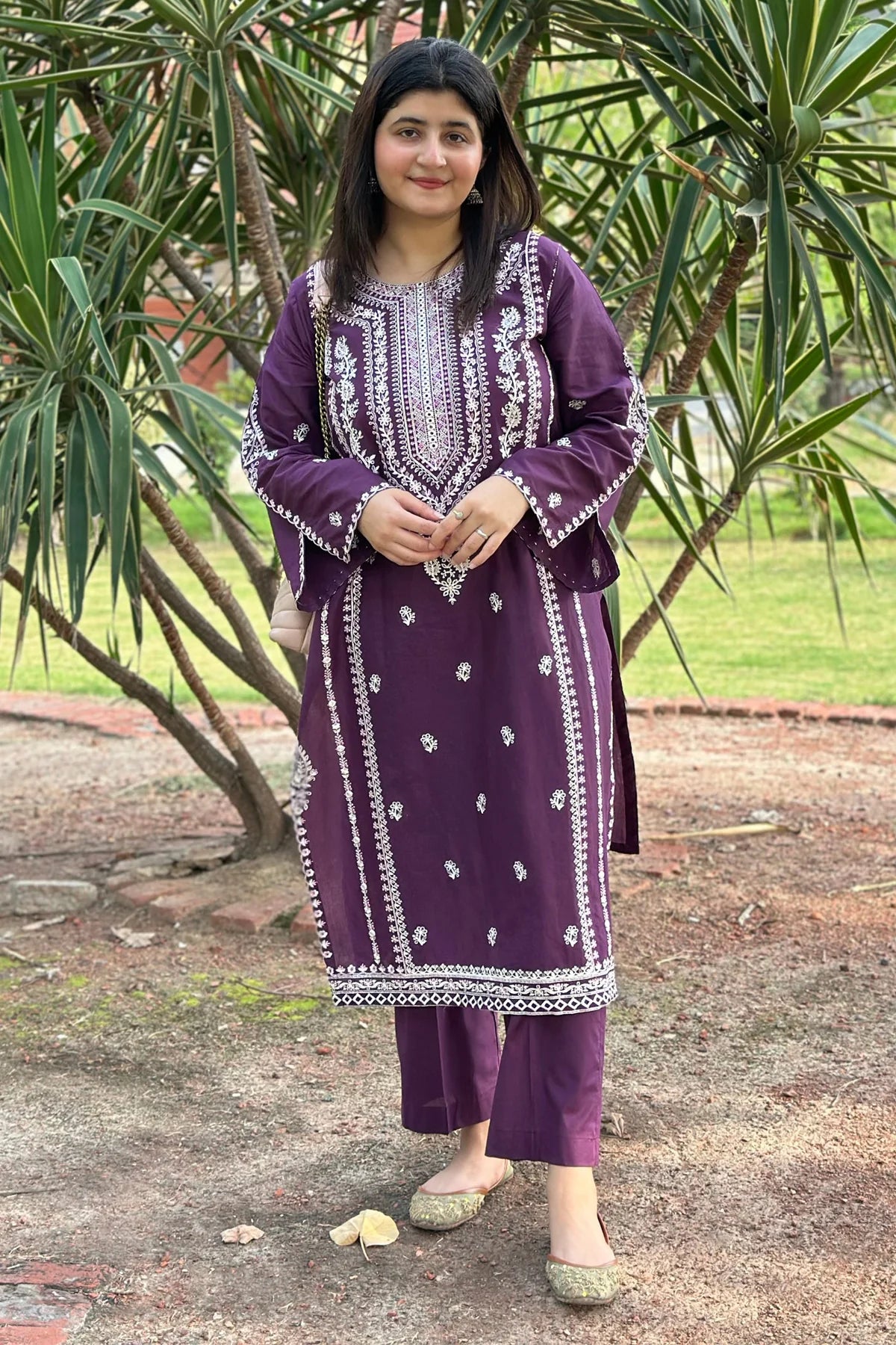 URGE-2PC DHANAK EMBROIDRED SHIRT WITH AND EMBROIDRED TROUSER-W.J-1061